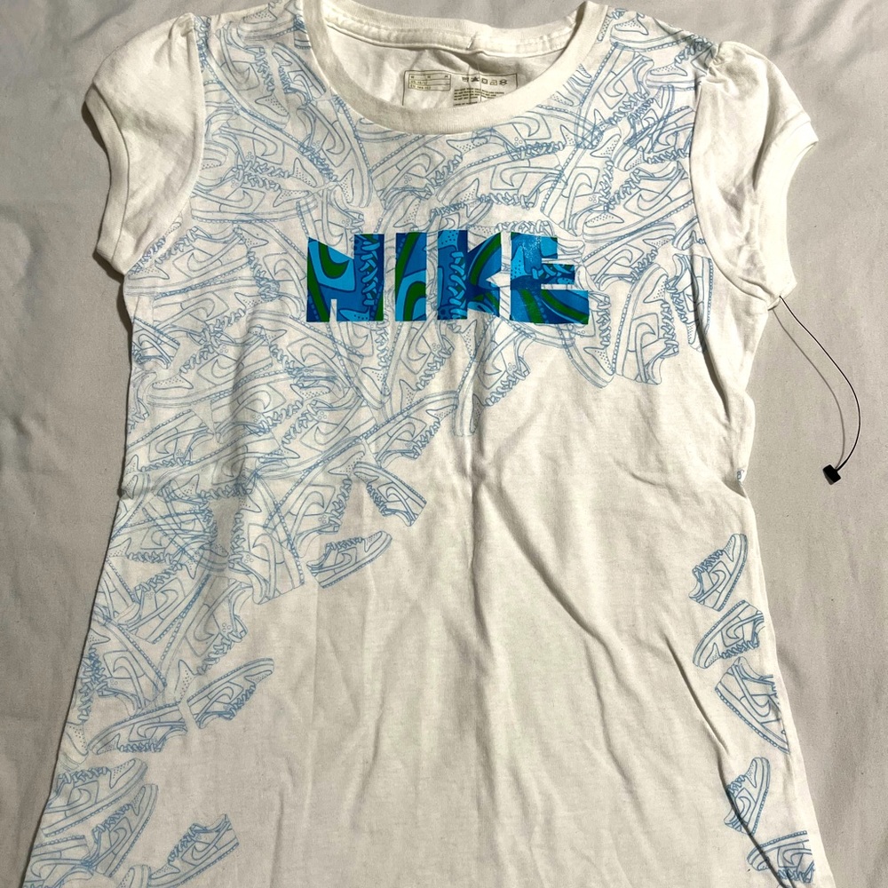 Nike shirt juniors brand new with tag